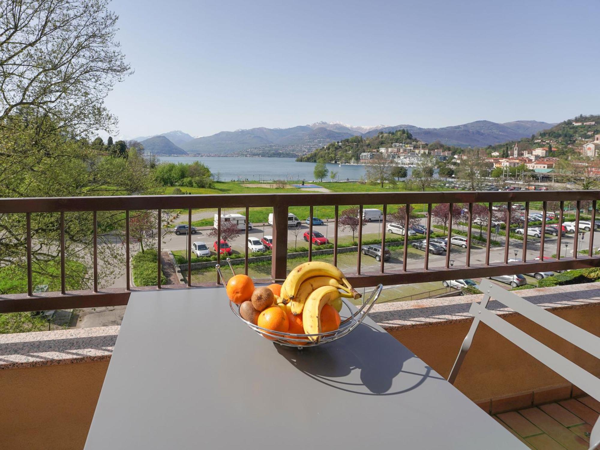 Lily Lake Maggiore Laveno Luaran gambar